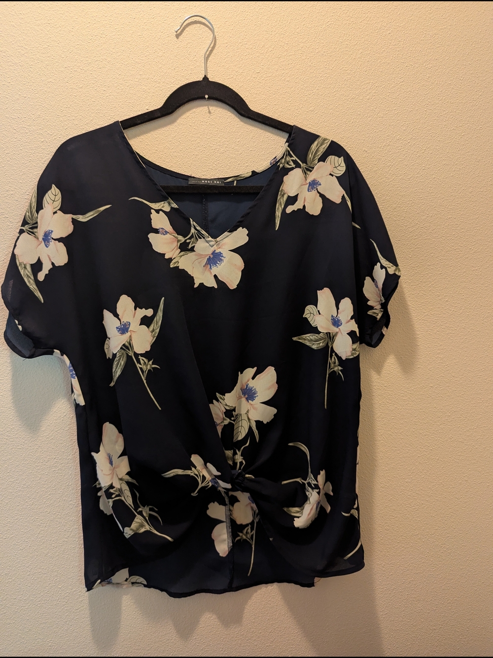 West Kei Navy Floral V-Neck Twist-Front Blouse Size L